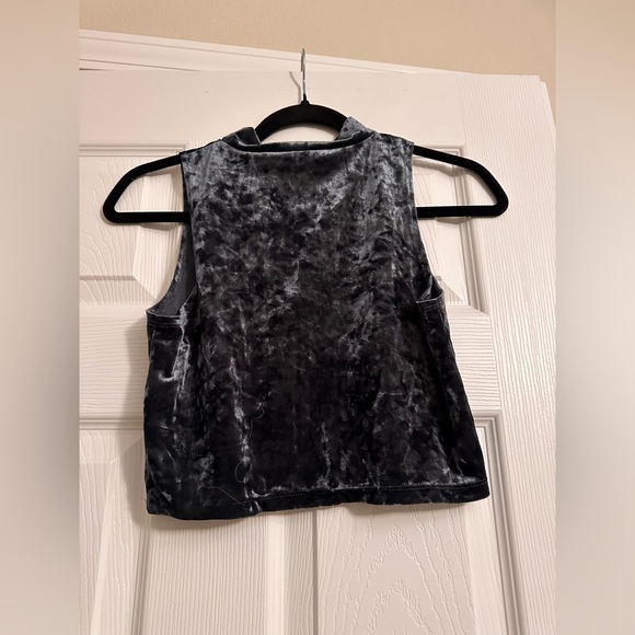 Forever 21 Crop Top High Neck Grey Suede Texture Size M - Picture 3 of 3